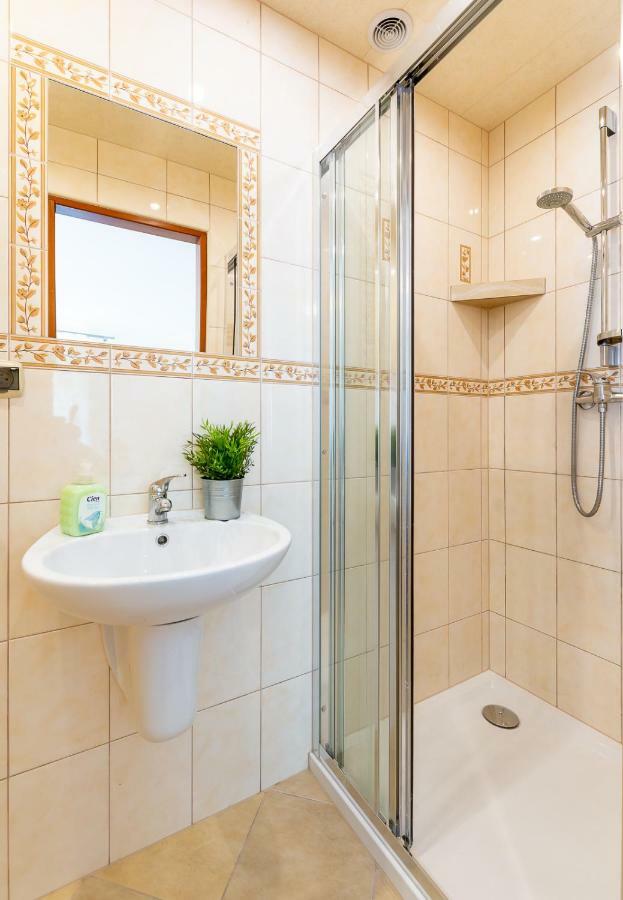 Apartament I Pokoje Goscinne U Lusi Homestay *