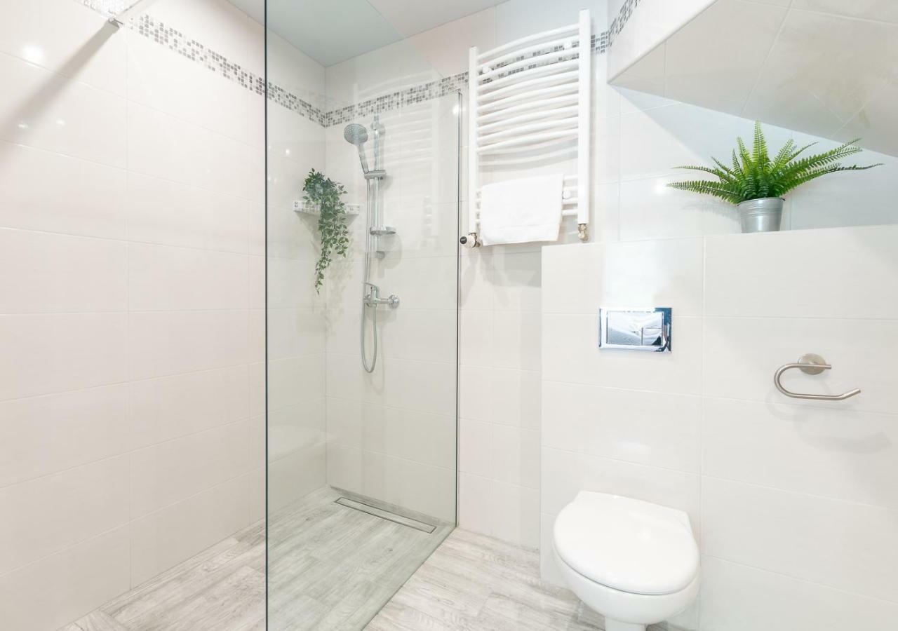 Homestay Apartament I Pokoje Goscinne U Lusi *