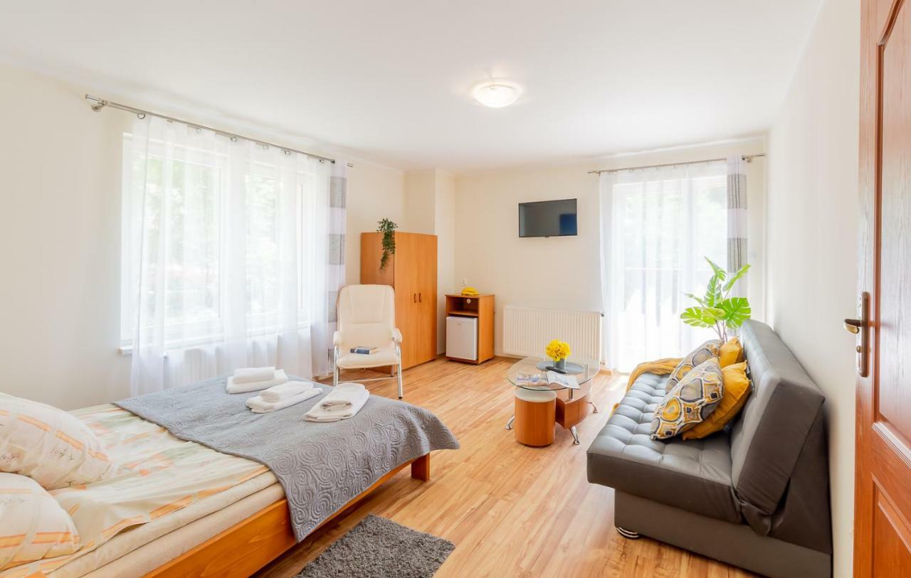 Homestay Apartament I Pokoje Goscinne U Lusi *