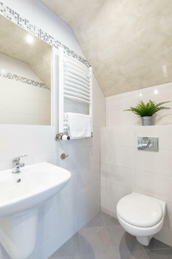 Homestay Apartament I Pokoje Goscinne U Lusi