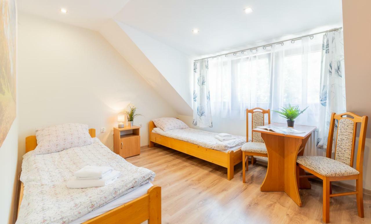 Apartament I Pokoje Goscinne U Lusi - Basen Z Podgrzewana Woda I Zadaszeniem Homestay