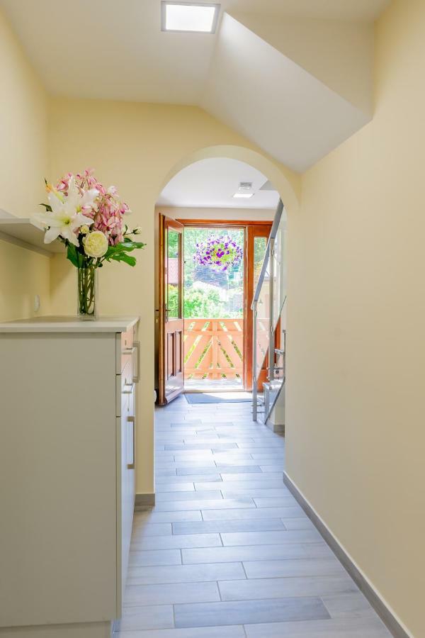 Homestay Apartament I Pokoje Goscinne U Lusi *